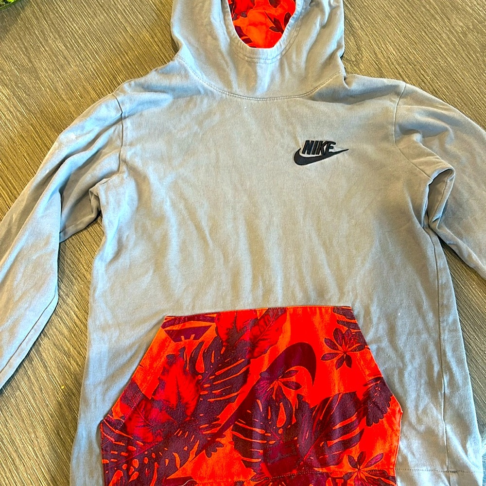 Nike Boys Hoodie Long-Sleeve Tee